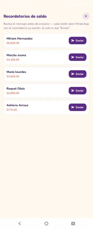 Pantalla de recordatorios de saldo con botón de enviar por WhatsApp para cada clienta